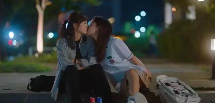 安昭熙|《酒鬼都市女人们》：比爽剧更解压的“下酒剧”