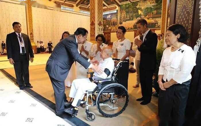 柬埔寨洪森总理对拉那烈逝世表示哀悼