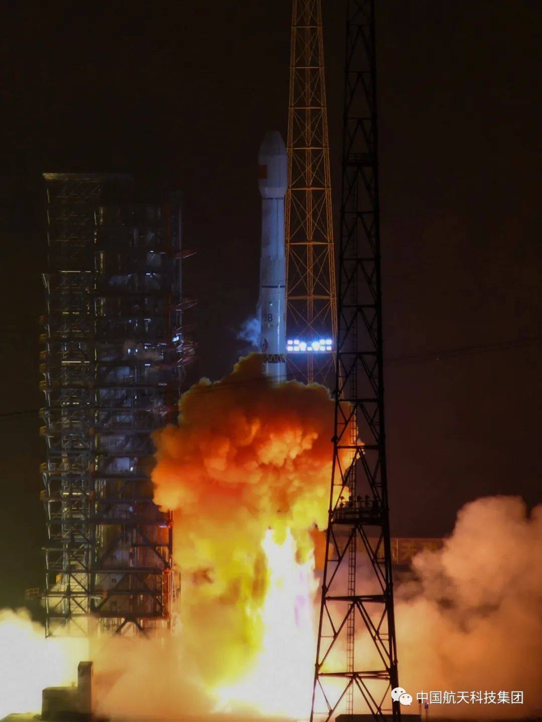 西昌卫星发射中心成功发射长三乙火箭中星1d卫星
