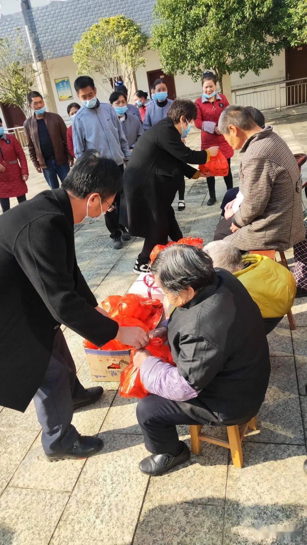 怎么夸老人漂亮 bb9e75fe3c304eed8d4669a839ad5589.jpeg