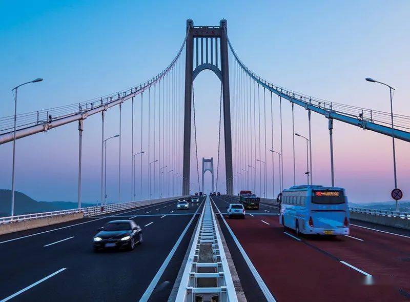 南京四桥桥面铺装的科技"保护伞"