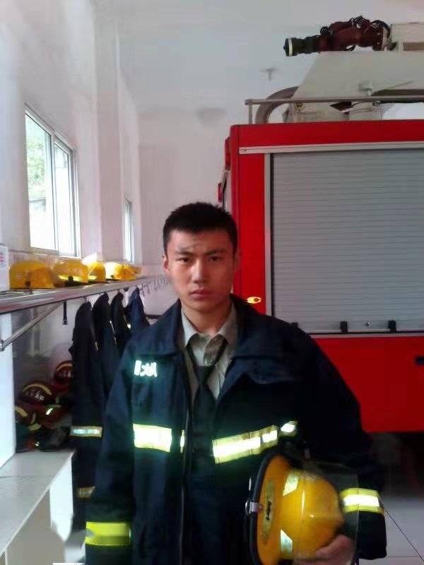 一个高位截瘫前消防员的生死救赎