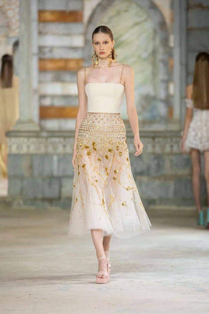 秀场【秀场】2022 春夏成衣系列 – GEORGES HOBEIKA