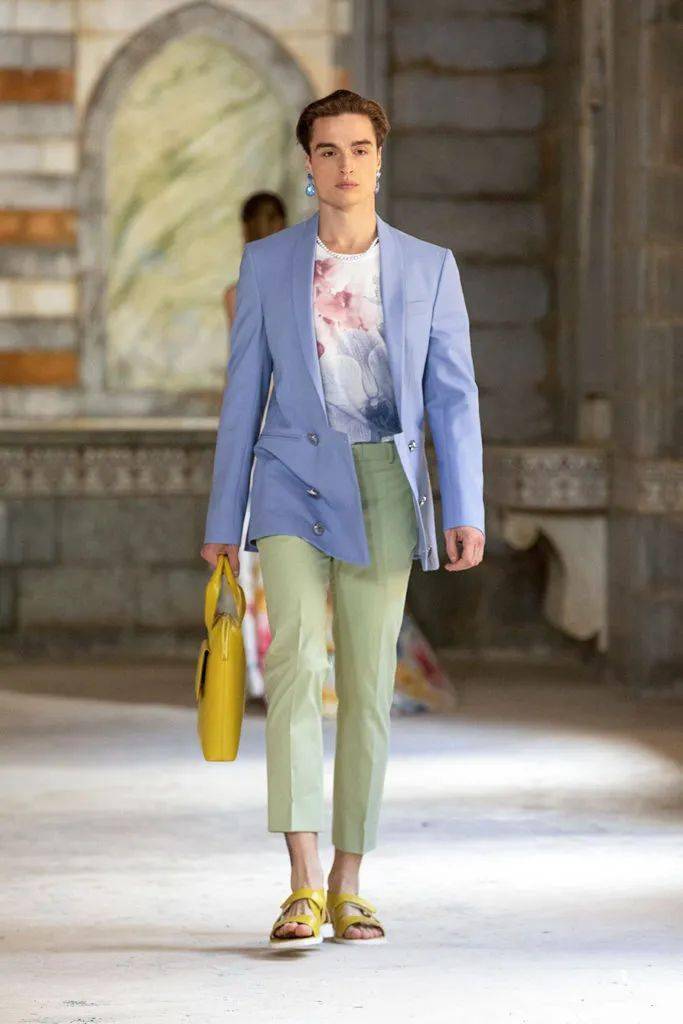 秀场【秀场】2022 春夏成衣系列 – GEORGES HOBEIKA