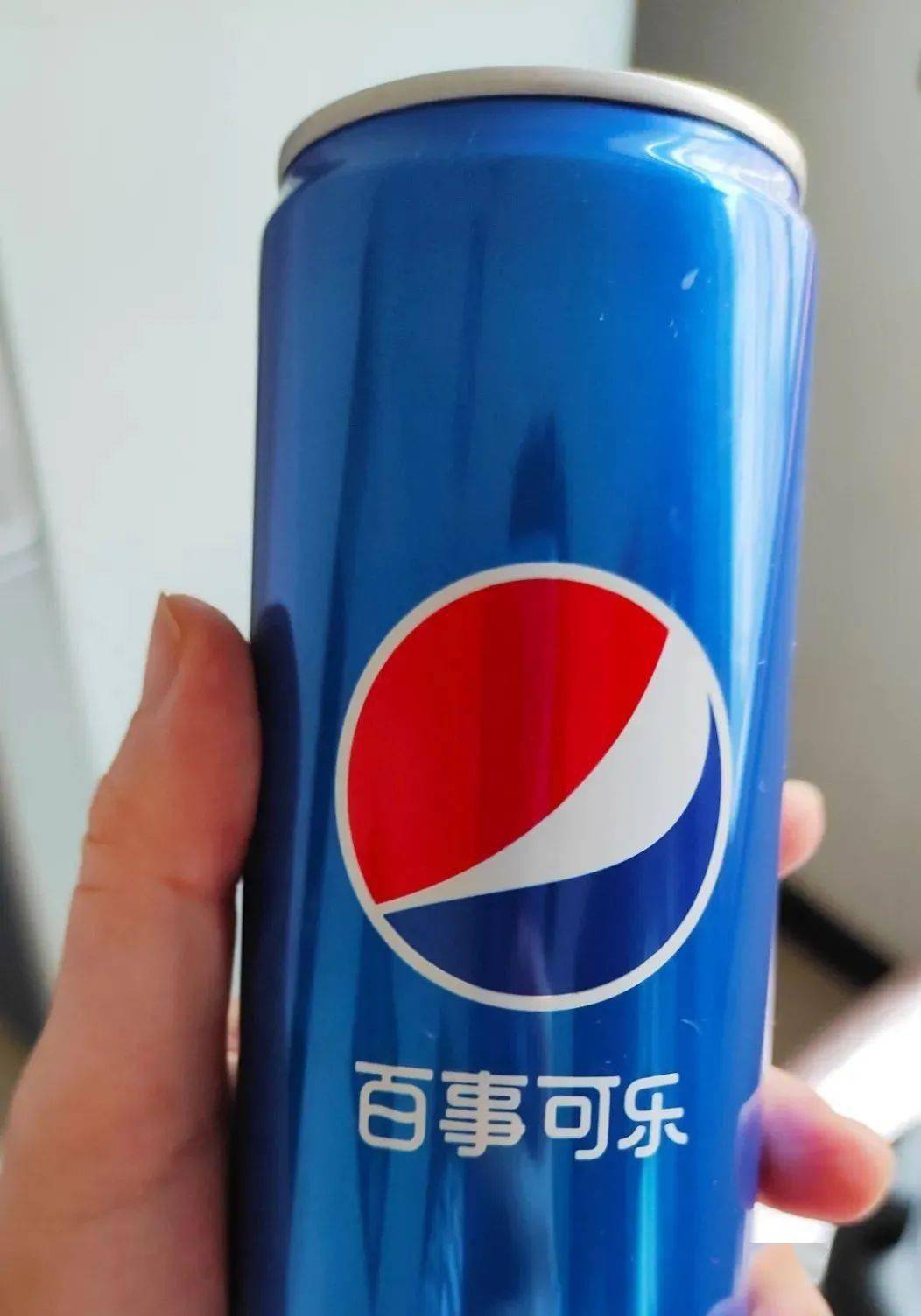 抹布穿上最火的克莱因蓝，我好像抹布成精了