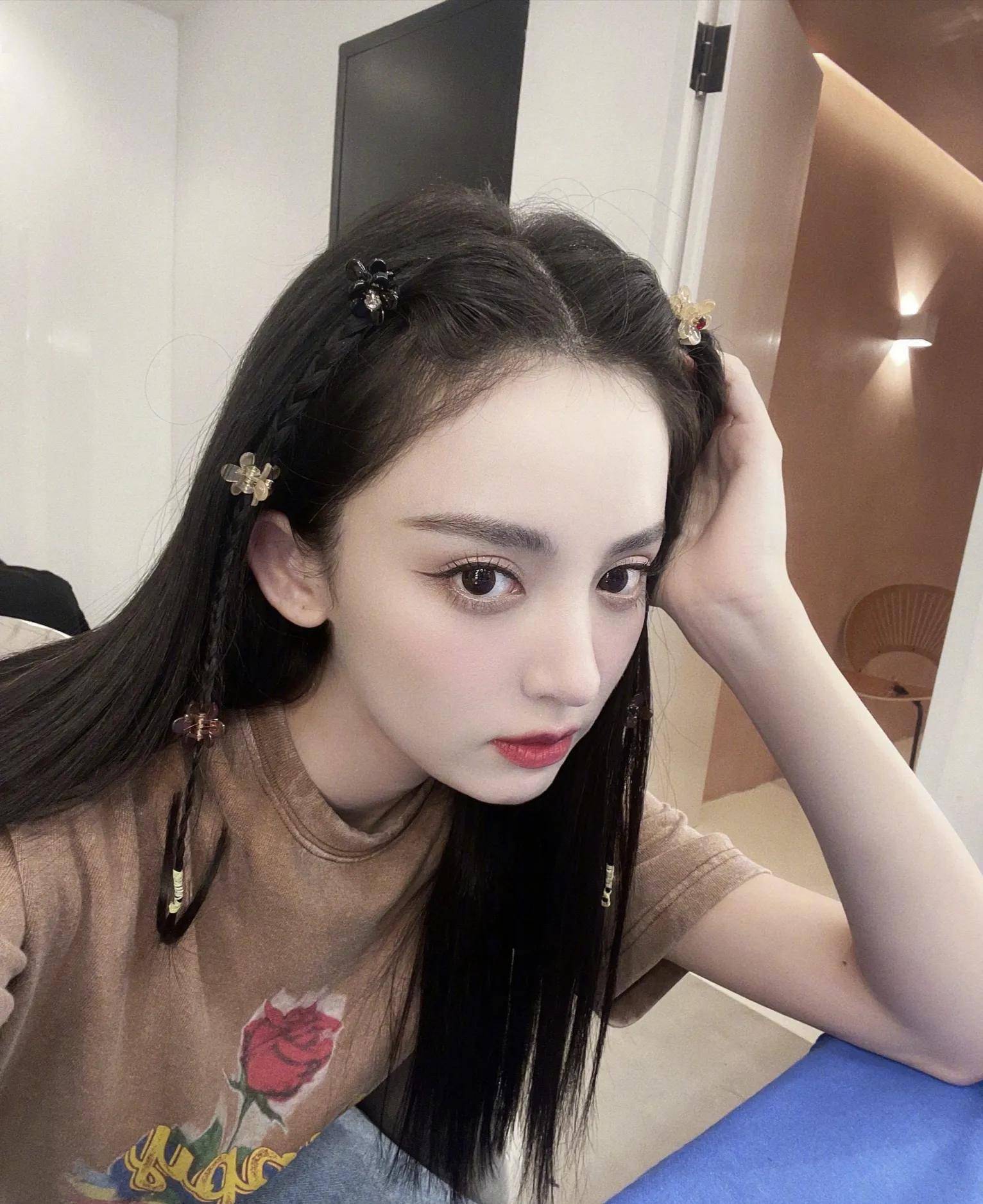 女星古力娜扎写真合集:沉鱼落雁,天生丽质