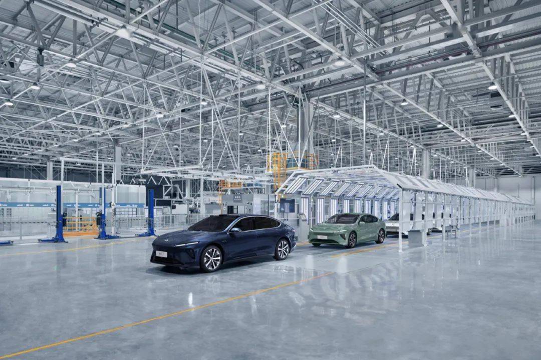 苹果成中国市场最大智能手机厂商 / 微信进一步放开外链访问 / 抖音将推短剧付费功能