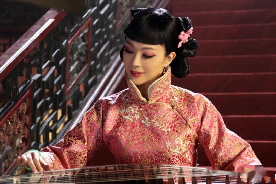 粤剧电影《小凤仙》剧照李淑勤以敢为人先,大胆创新的艺术作风,为粤剧