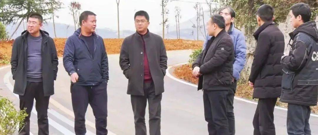 杨绪春到江底镇调研指导脱贫致富示范区先导工程建设工作_水井_群众_指导