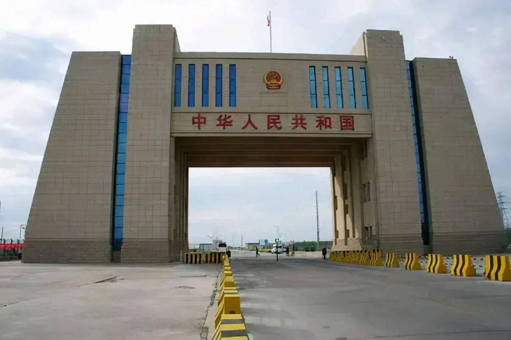 中国那些国门哪座最霸气