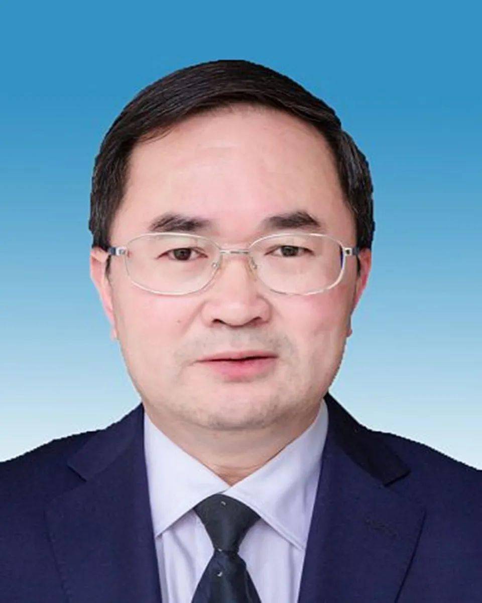 新一届云南省委常委班子产生王宁当选中共云南省委书记