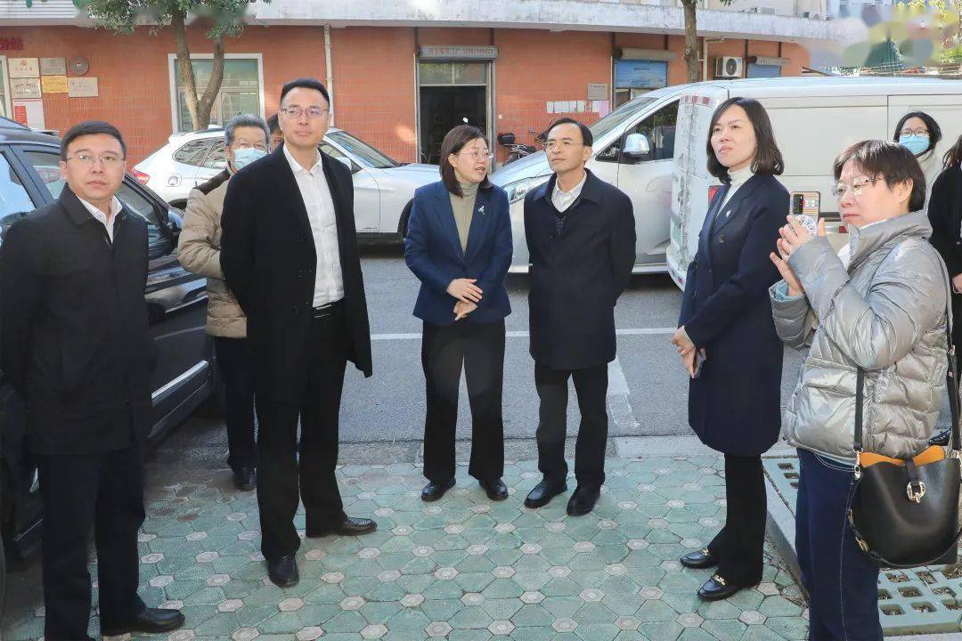 区委常委,统战部部长周龙华一行赴金汇镇调研