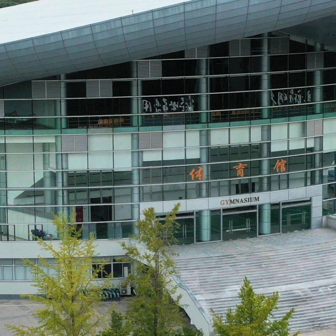 点击查看原图辅立信学子学业有成为我们搭建知识的天梯赵朱木兰图书馆