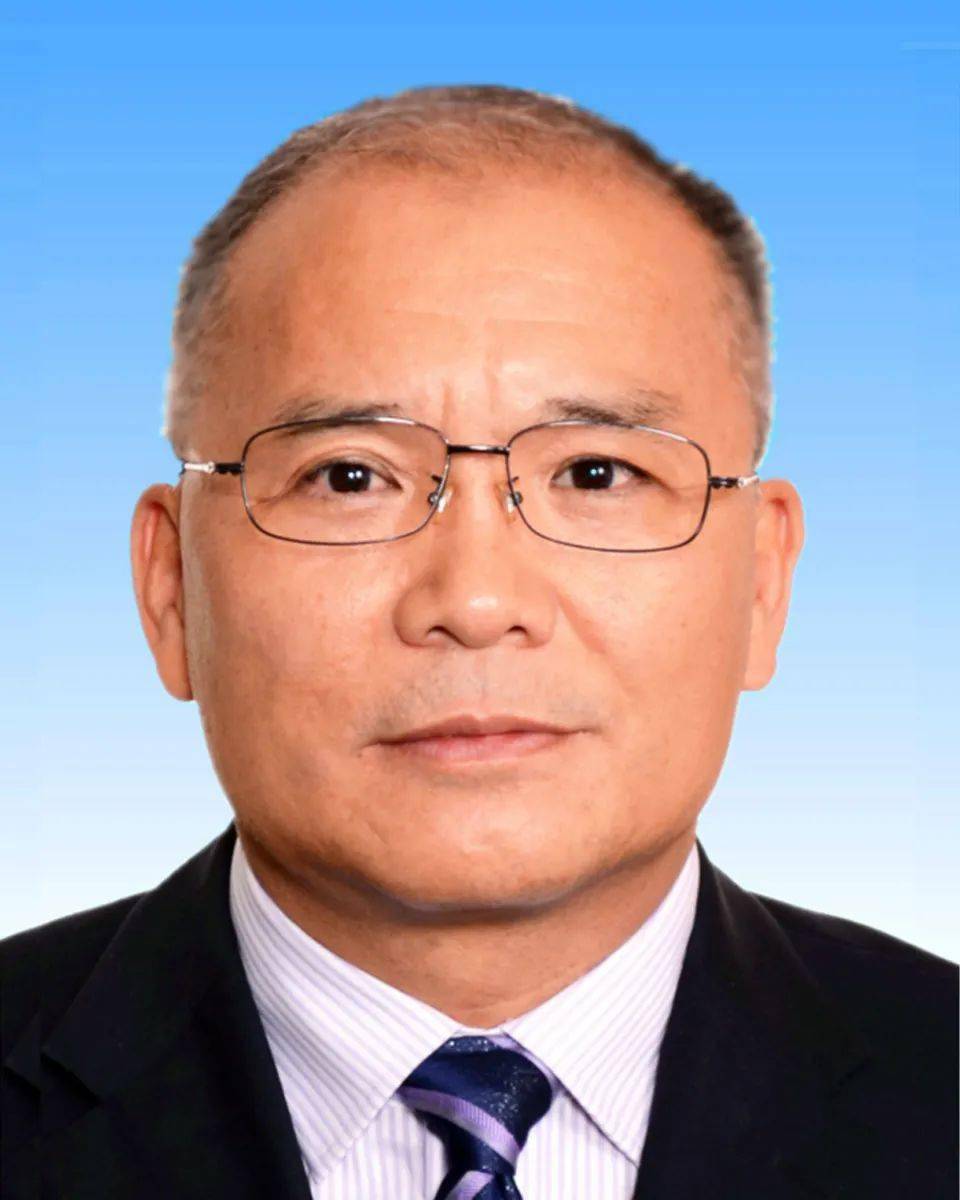 新一届云南省委常委班子产生王宁当选中共云南省委书记