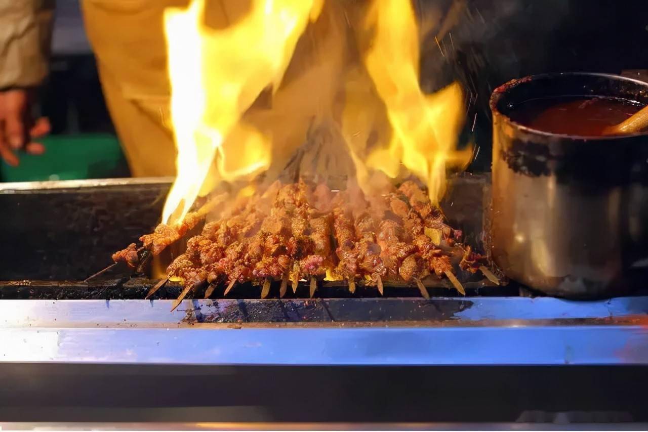 甘肅人有多愛吃肉_美食_烤羊肉_蘭州