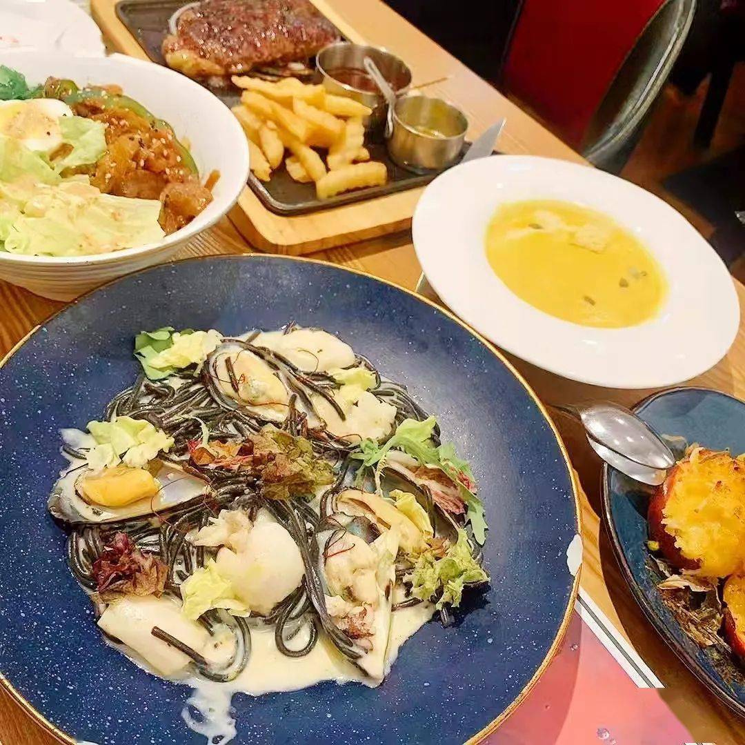 【探店】这家街头西餐小店回头客超多!颜值与口味双双在线,你想试试吗