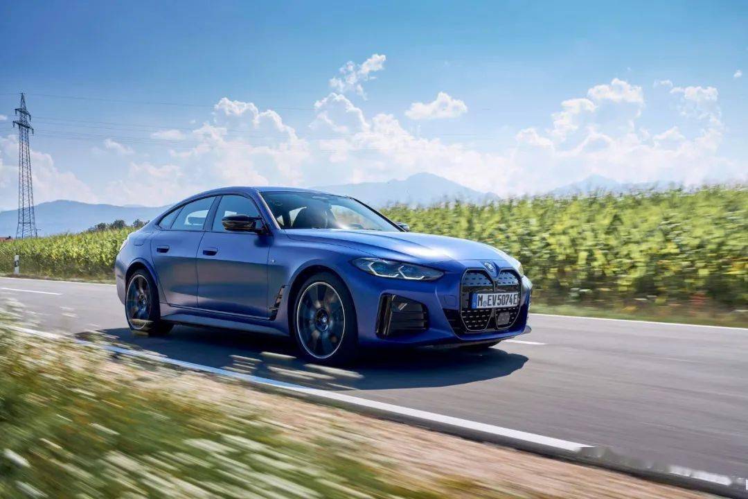 祝贺宝马i4m50获得topgear年度轿车大奖