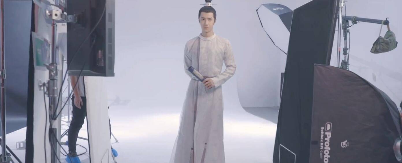 《洛阳》开播,王一博工作室发定妆花絮,3套服装3个道具心思巧