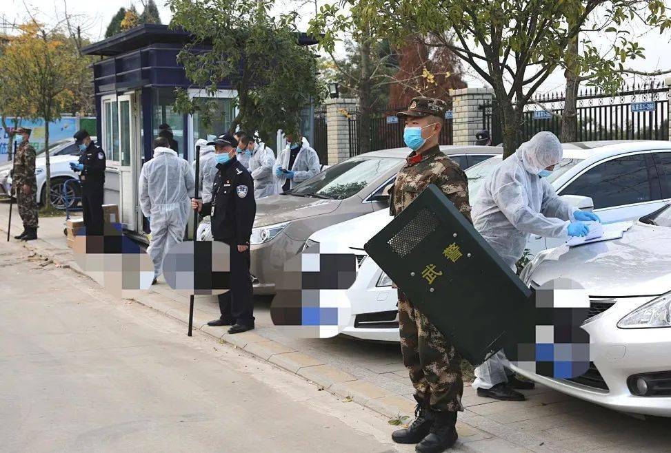 收押当天,各小组人员在新犯到达前半小时就全体就位