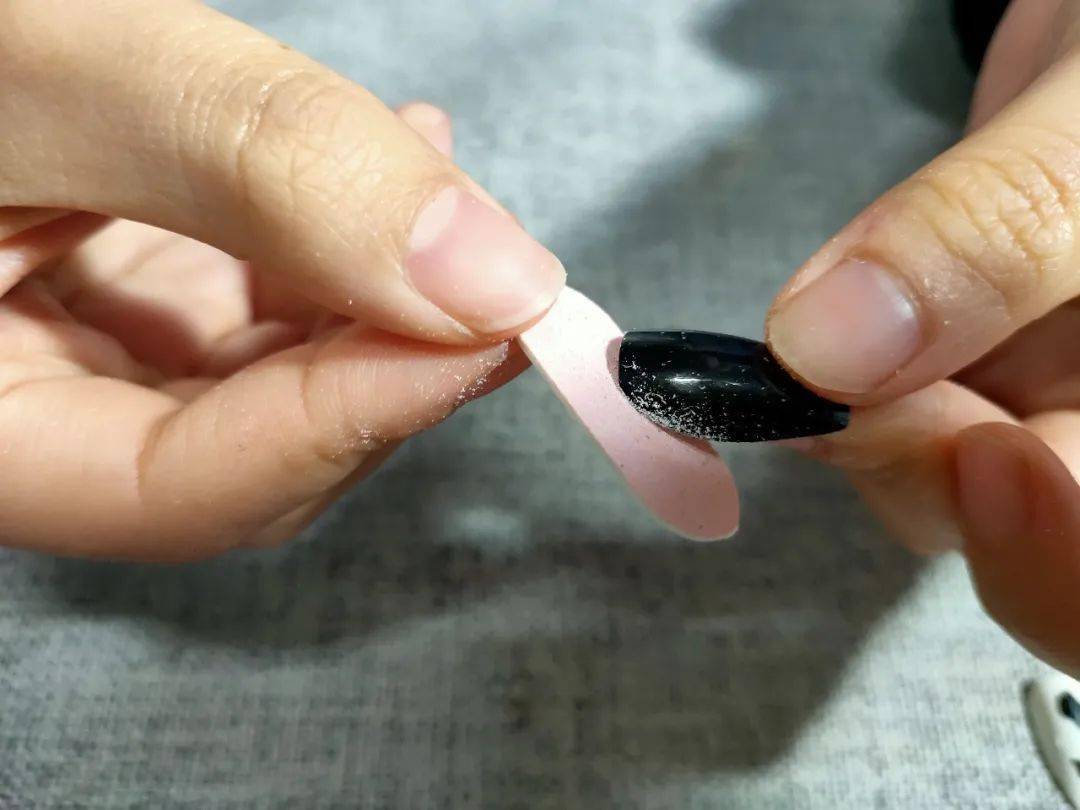 红遍全网的塑料假指甲到底是个什么玩意儿啊