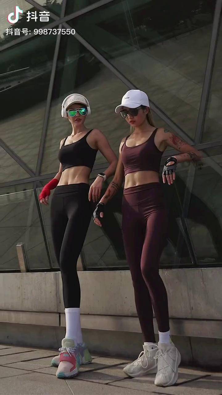 王小妞笨蛋 麻豆爱健身_王小妞_笨蛋_因为