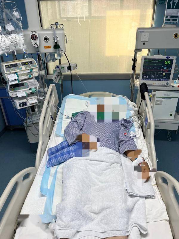 伤口|男子被生锈铁钉扎伤脚，ICU里住了近2个月！