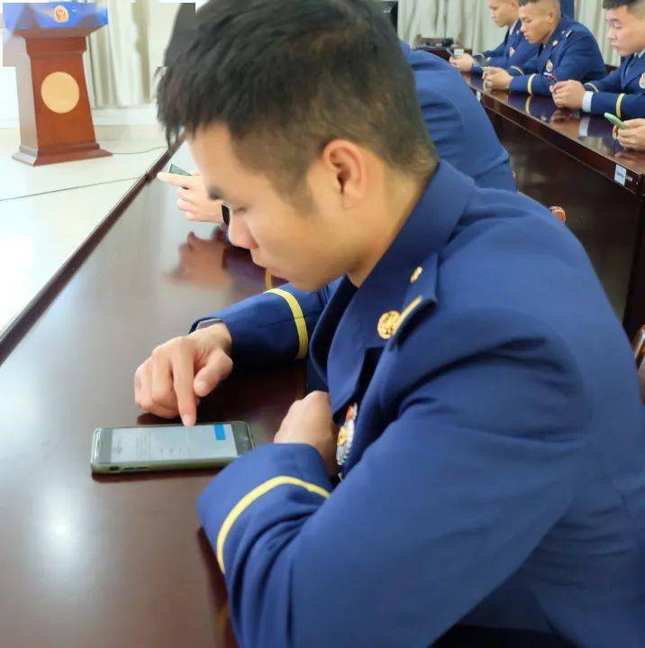 来宾支队开展2021年冬季初级消防员晋升考核工作_综合性_救援_理论