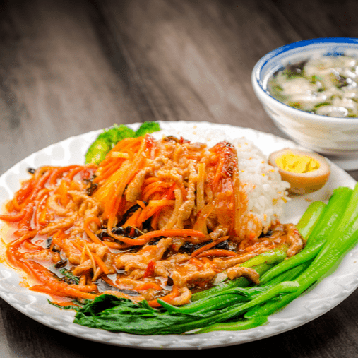 这四大午餐魔王就是  盖浇饭,洋快餐,汤泡饭,擦锅饭.