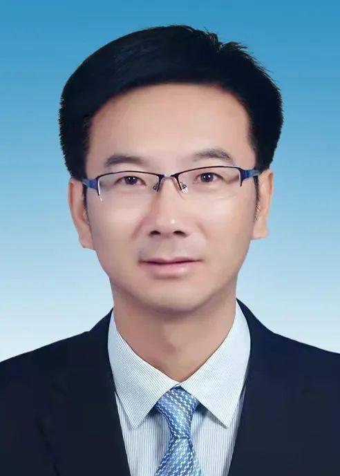 王正儒,男,回族,1980年2月出生,博士研究生,法学博士,中共党员,现任