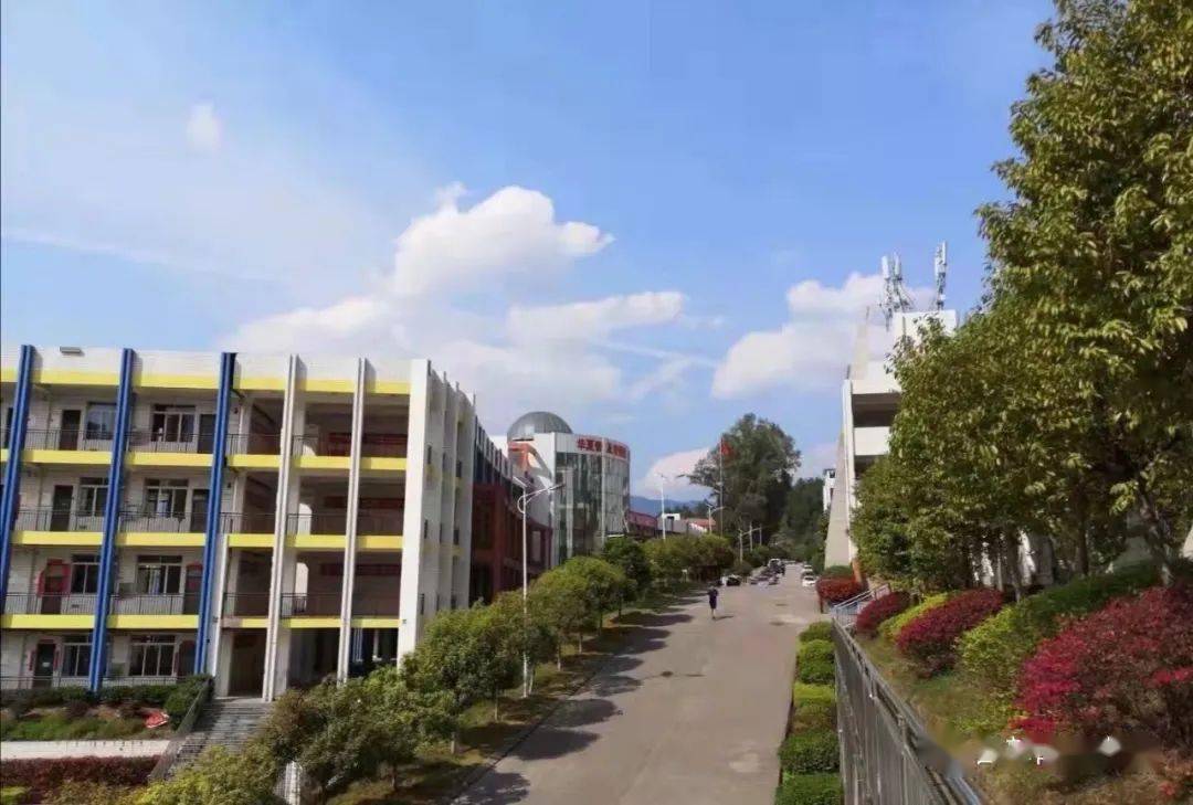 时间荏苒犹如白驹过隙,不知不觉我在通江县二中工作已有20多个春秋