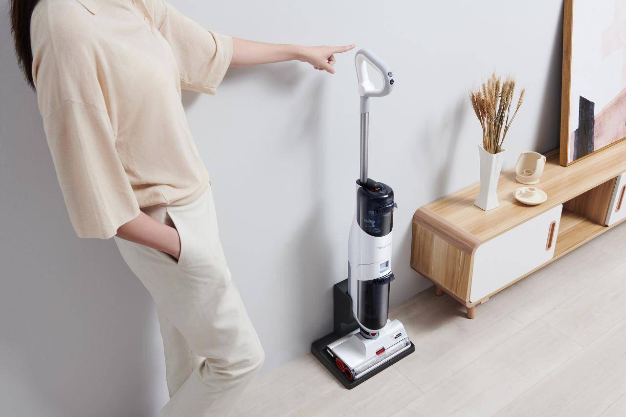 干湿垃圾处理轻轻松松！石头洗地机 U10 真有两把刷子