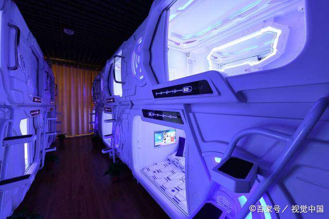 实拍郑州东站胶囊旅馆,睡一晚仅需几十元,水电暖网络俱全