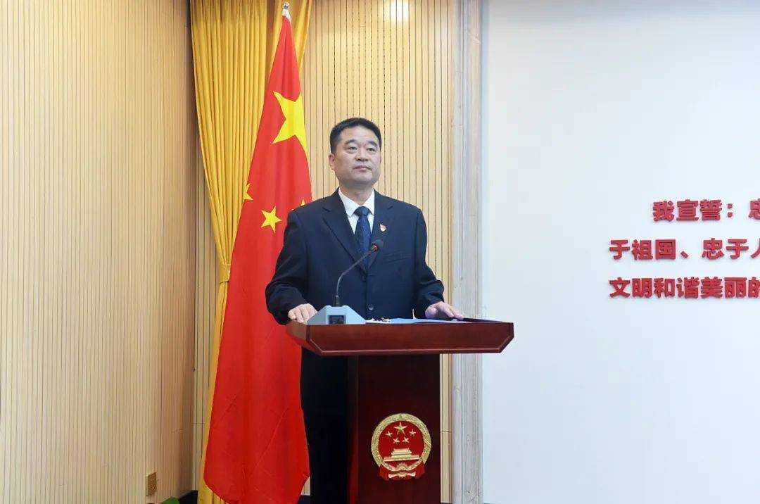 市人大常委会秘书长汪军伟,市财政局党组成员,副局长陈国广,胡箭出席