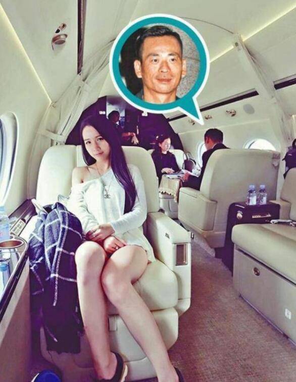 面对媒体的穷追猛打,mandy毫不掩饰自己的小三身份,而且公然挑衅正宫