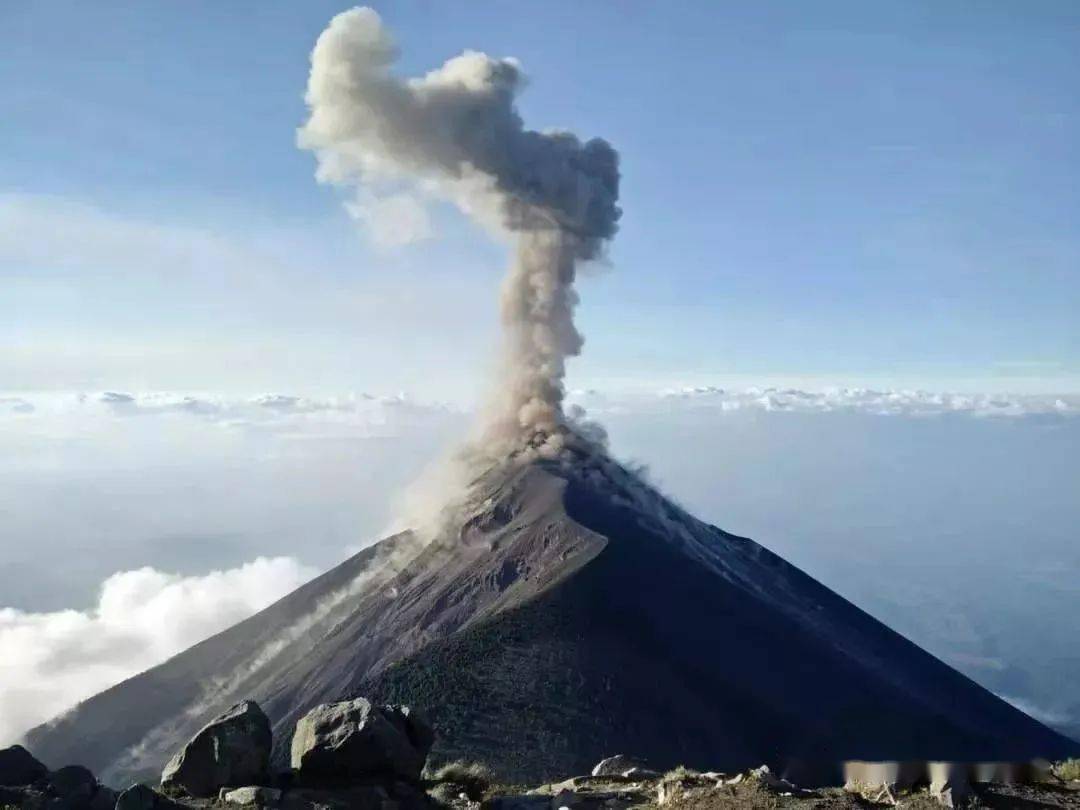 什么是火山喷发 477d24ad13f74476b400441c55b7f3e7.jpeg