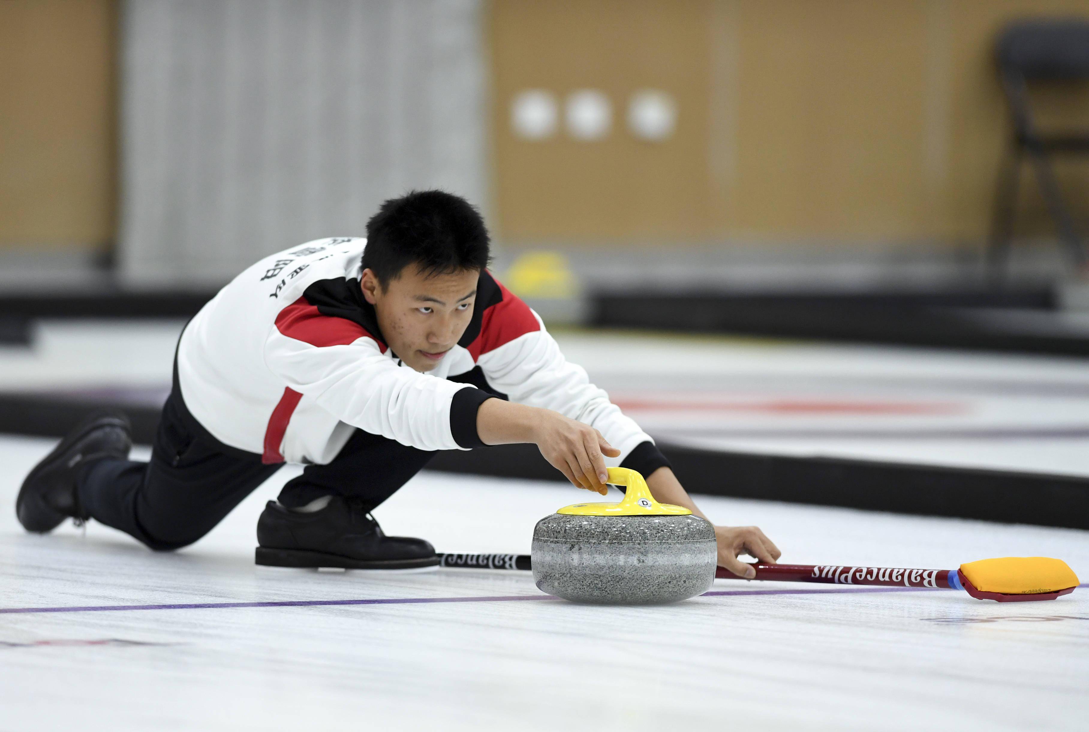 冰壶2021年北京市青少年冰壶锦标赛混合双人比赛开赛