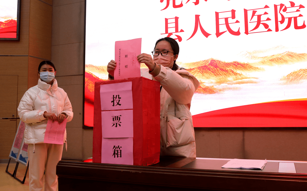 云阳县和乡镇两级人大代表选举投票顺利完成_选民证_投票站_工作