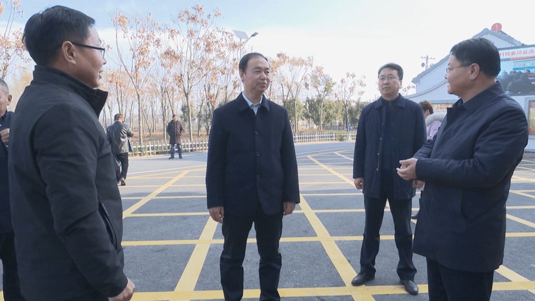 吴永彬督导调研村居民委员会换届及道路交通安全工作