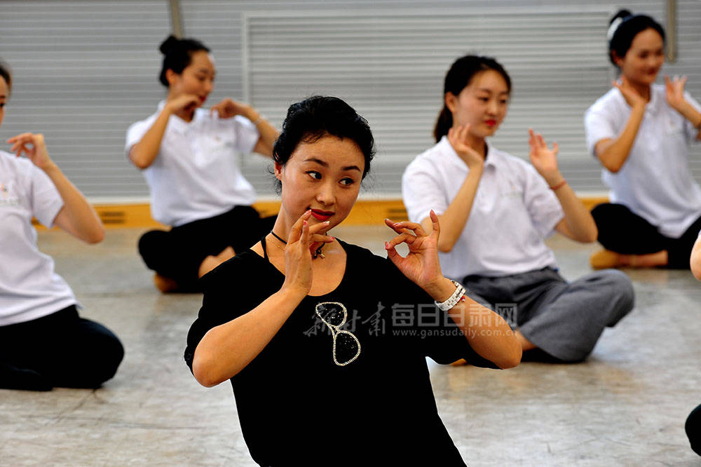 西北民族大学舞蹈学院图片