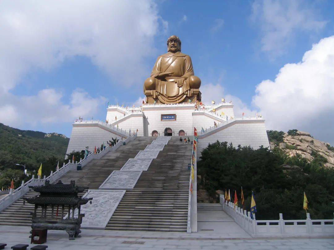 景区现有赤山法华院,大明圣境(赤山明神),荣成民俗馆,张保皋传记馆