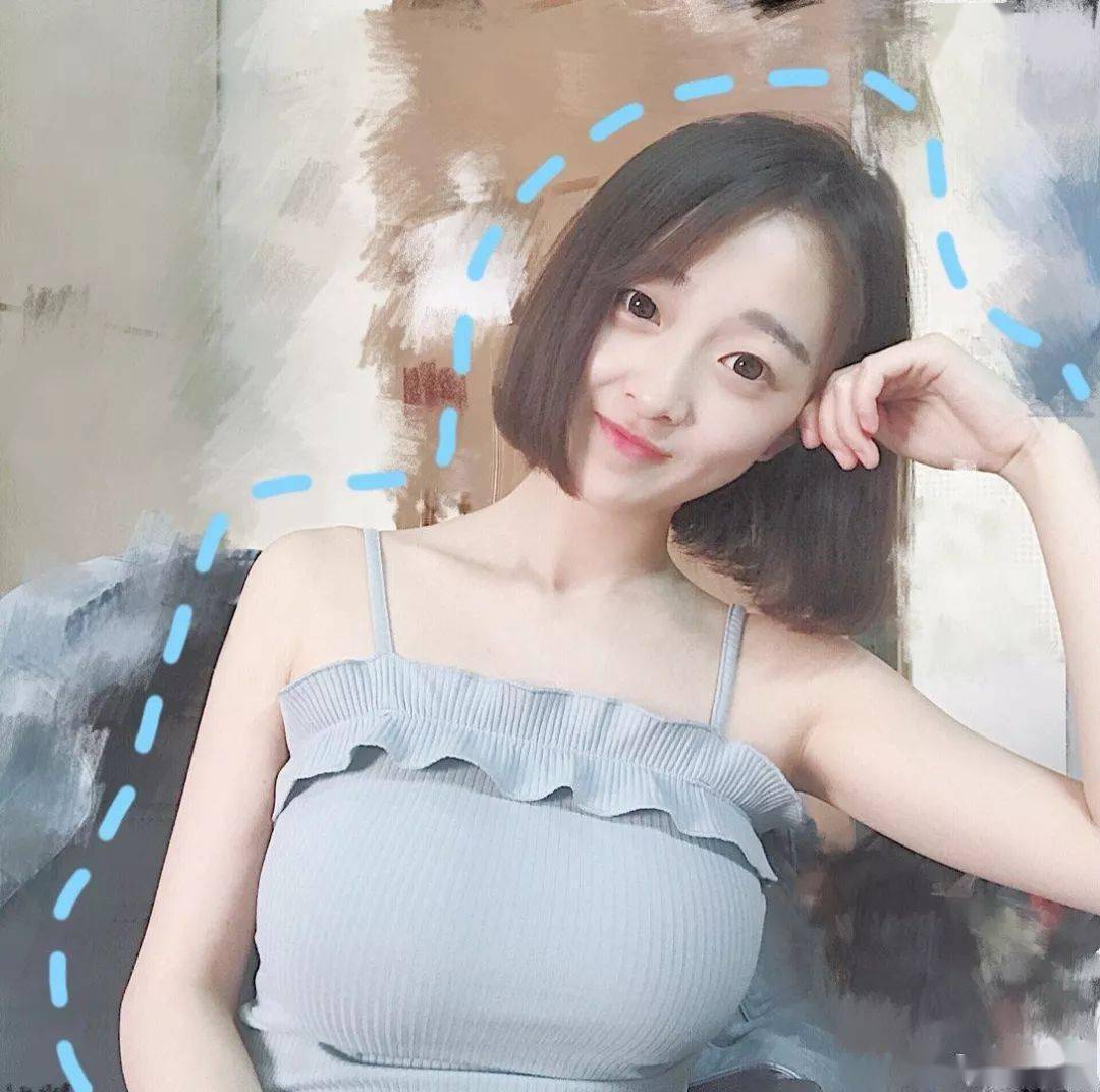 曲线 “胸大还穿吊带，一看就不是正经姑娘”