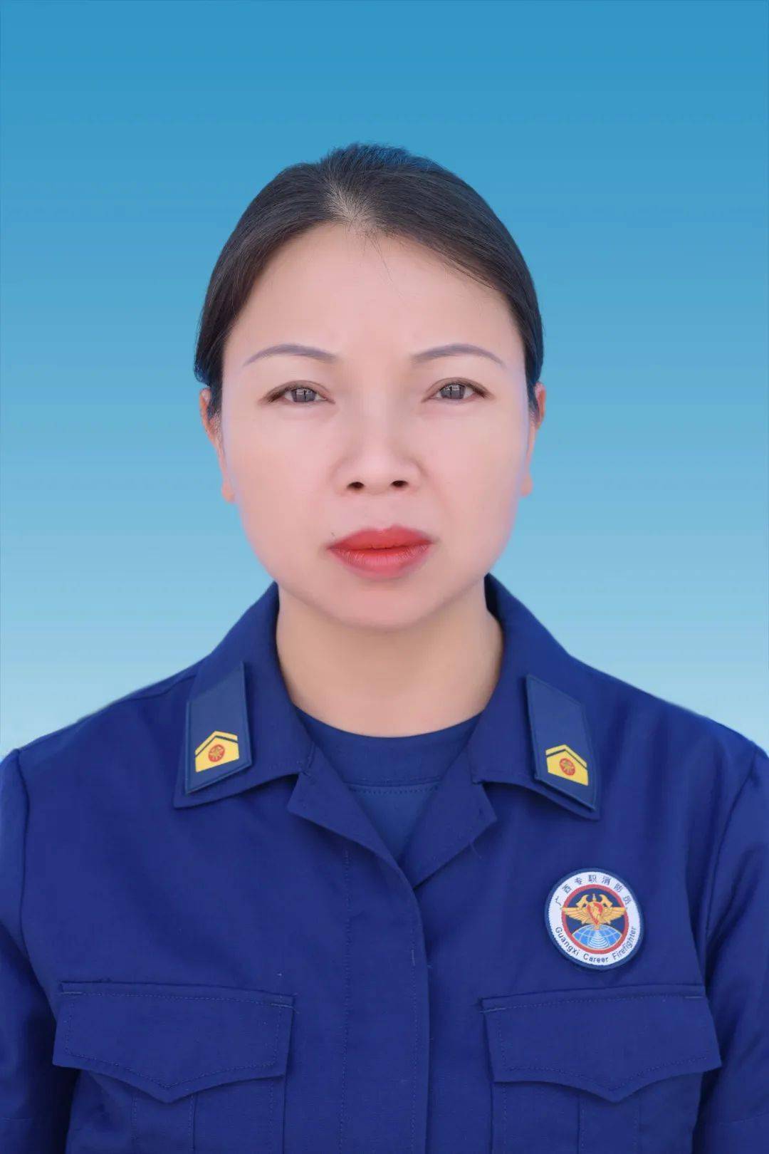 杨丽燕,女,2019年获评南宁市消防救援支队先进消防文