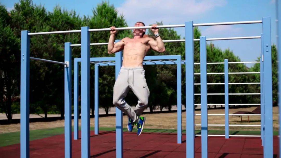 怎样才能做好引体向上 53492404979545398436e53359ebfe65.jpeg