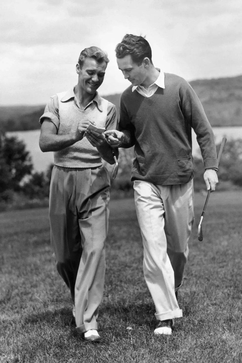 黑色 周雨彤白鹿的针织马甲也太上头了吧!赶紧学起来