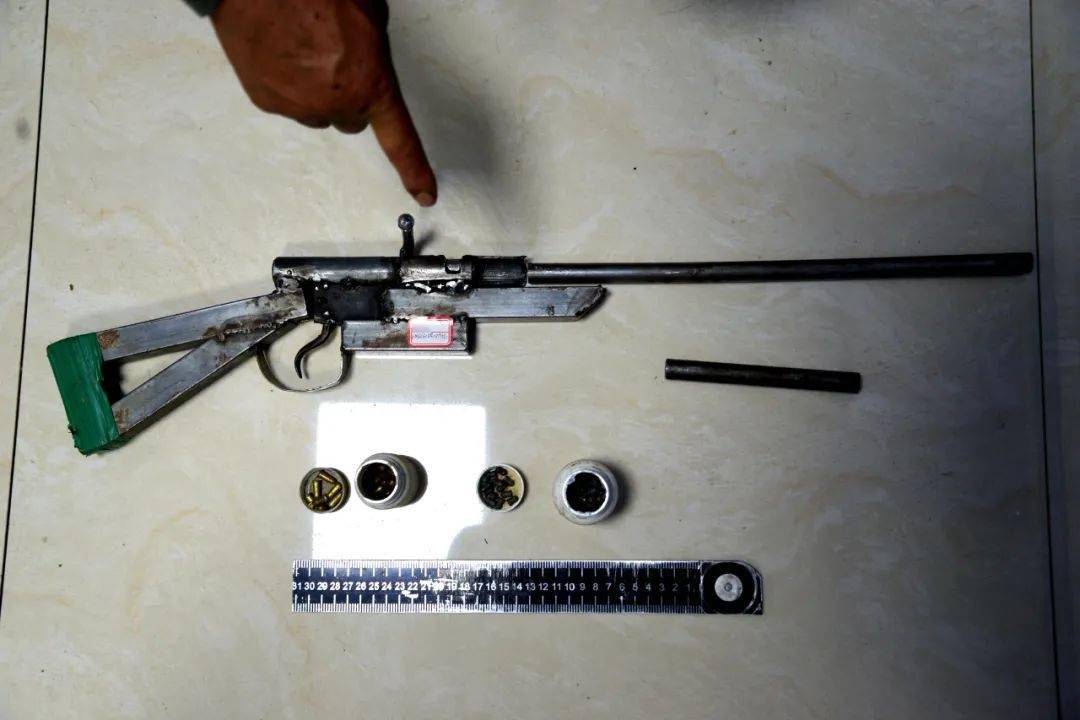 缉枪治爆 | 胆肥!一男子非法持有,制造枪支被城东警方抓获!