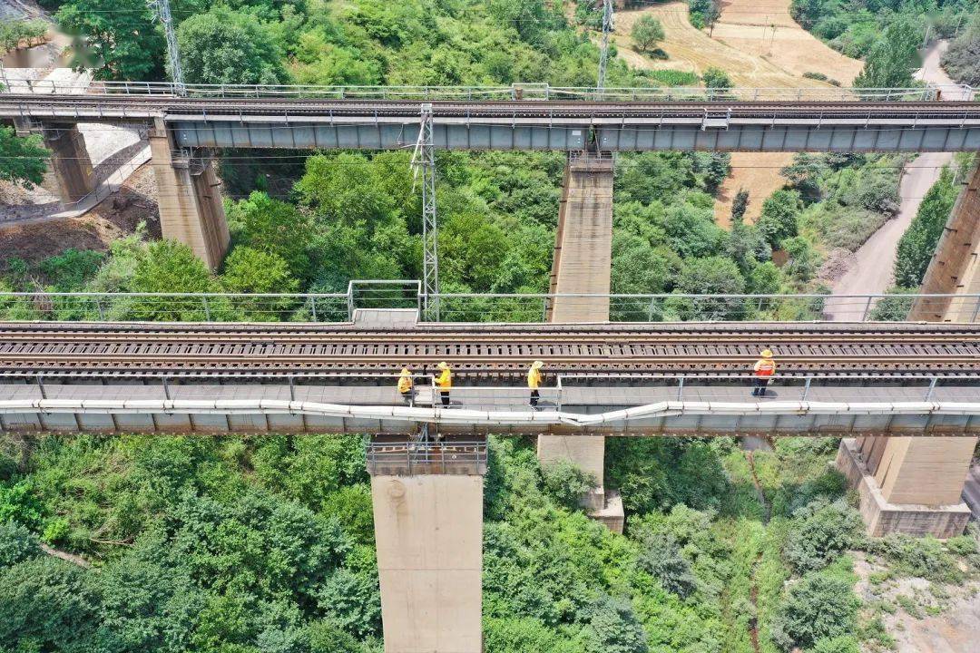 郑铁传承在陇海铁路第一高桥上攀登靠什么