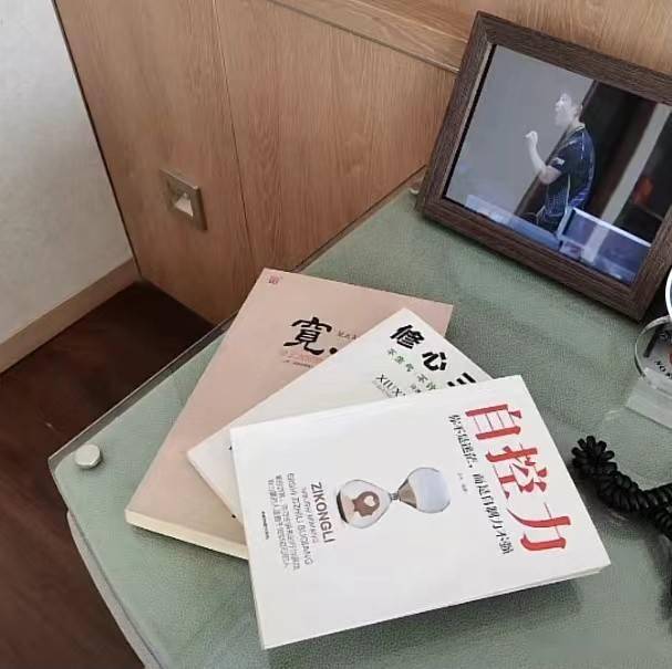 孙颖莎|欢迎回家！国乒顺利抵达威海，王楠高规格款待，孙颖莎房间曝光