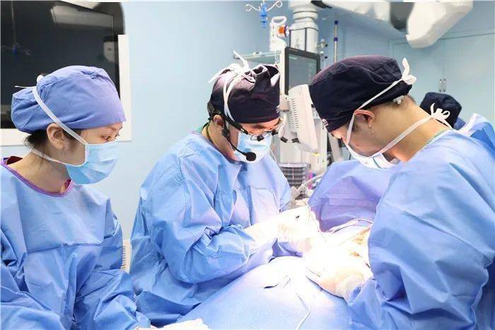 完美收官心胸外科小儿外科神经外科将精准微创进行到底