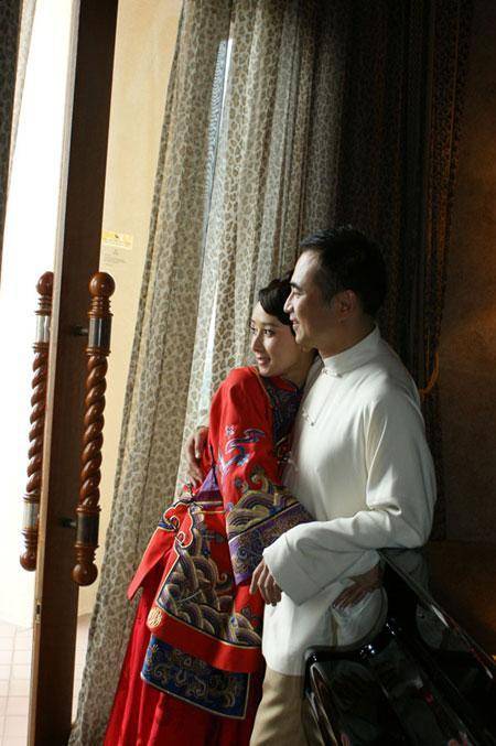 情事,靠美色征服了百亿富豪,嫁异国后受皇室册封_曾黎_朱兆祥_父母