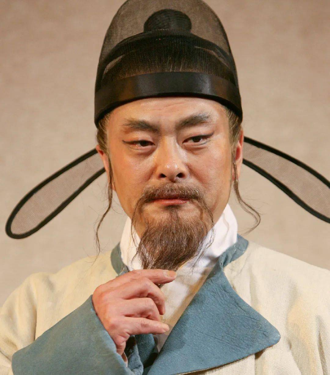 "濮存昕 饰李白(▲上滑查看全文)开场钟声响起,每一次见面,都会不一样